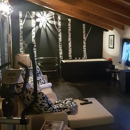 B&B Benessere La Casa Nera Брено Екстер'єр фото